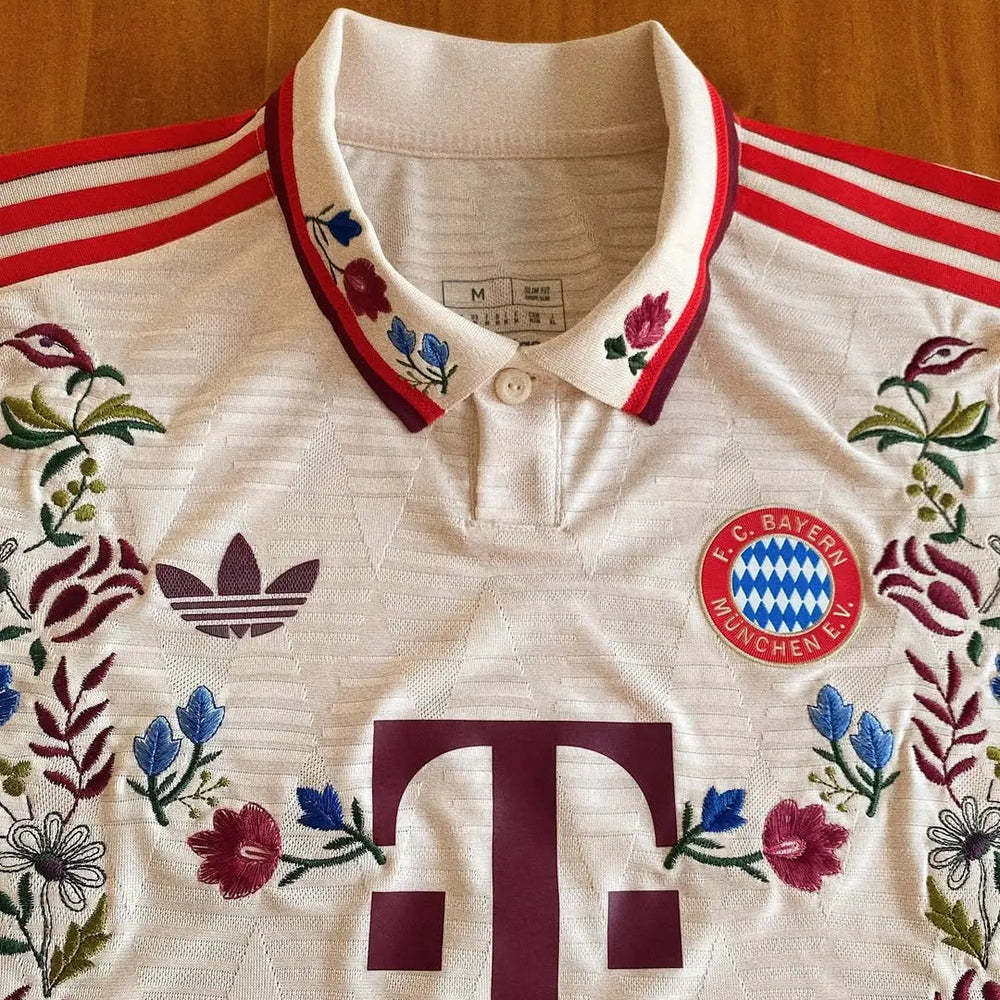 MAILLOT BAYERN MUNICH CUSTOM BRODÉ